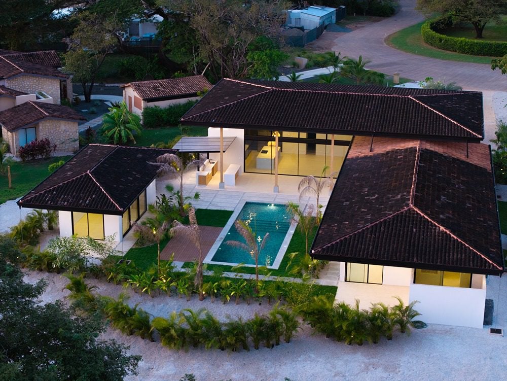 Casa Everly | Luxurious 5-Bedroom Tropical Sanctuary in Hacienda Pinilla, Costa Rica