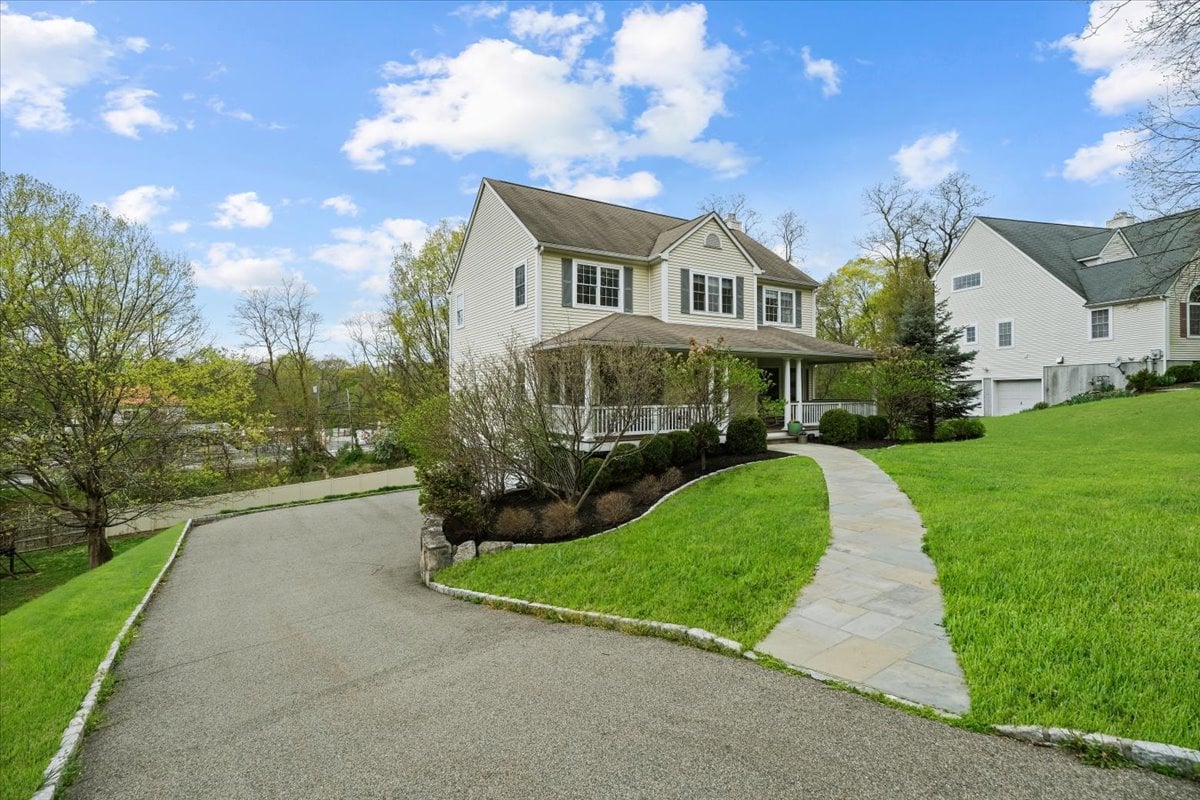 129 Scenic Drive West