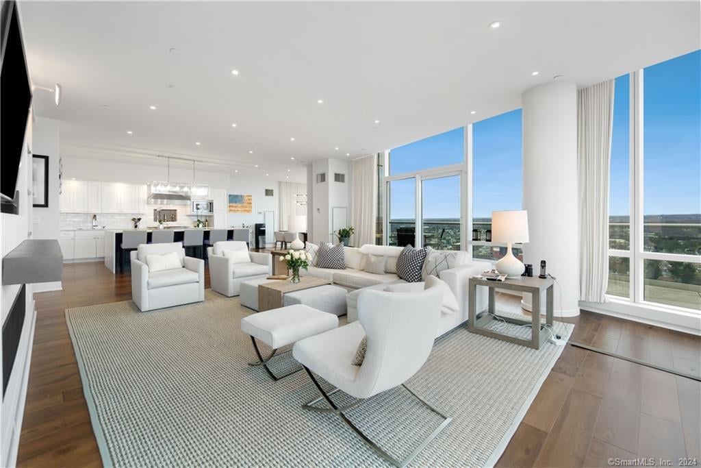  1 Broad Street, Unit# PHD3, Stamford, CT 06901