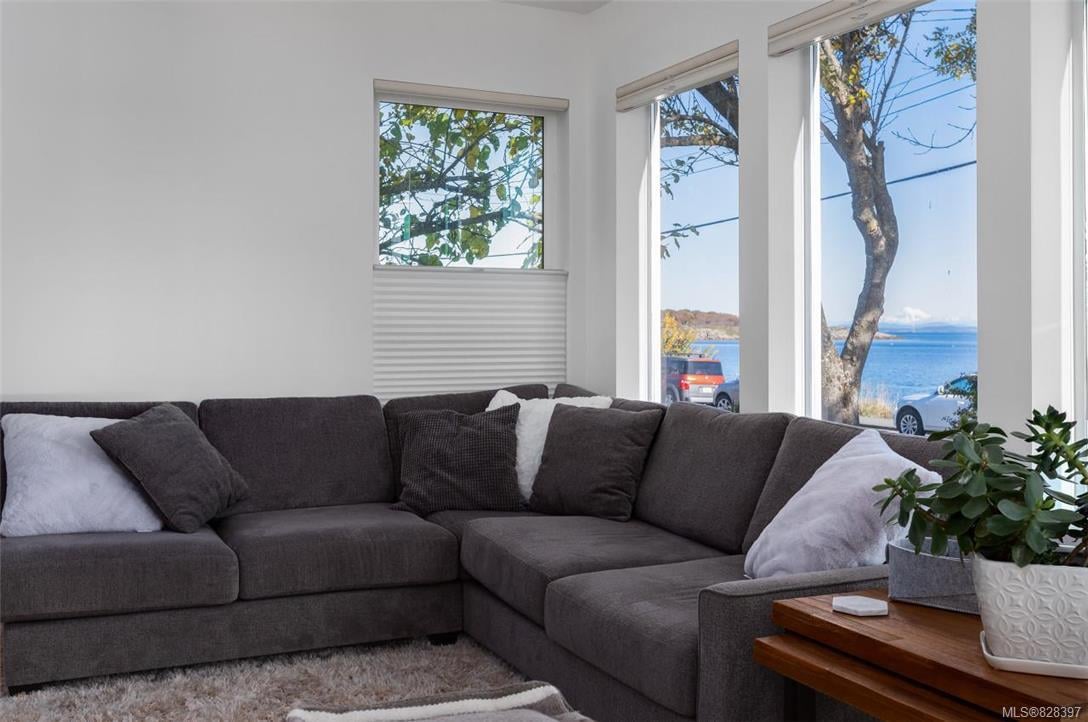 2378 Esplanade