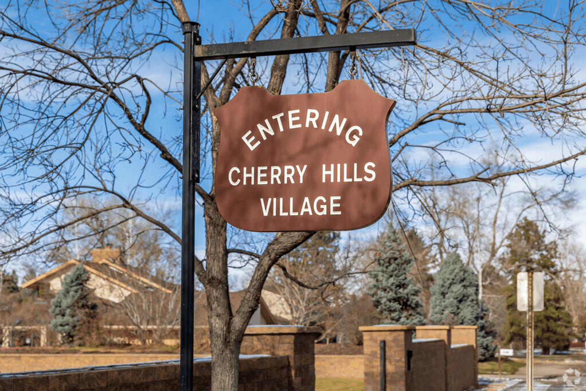 Cherry Hills: Luxury Homes & Neighborhoods Guide