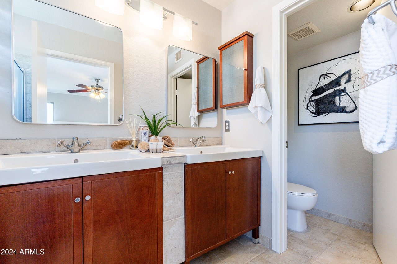 2222 E Arabian Dr