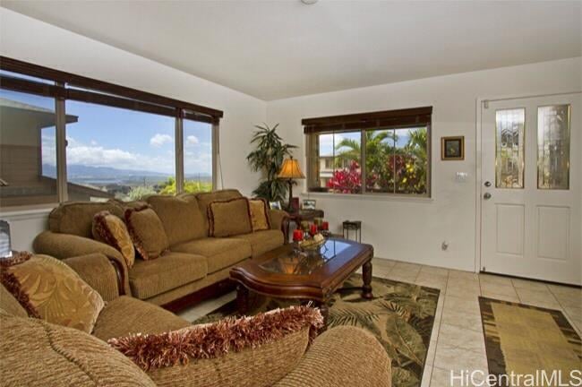 92-1498 Punawainui St, Kapolei 96707