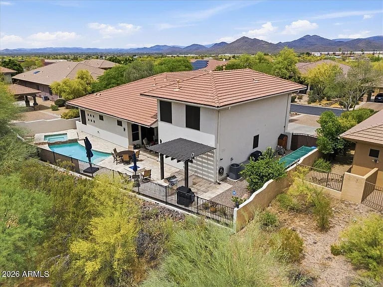 5311 E Gray Wolf Trail