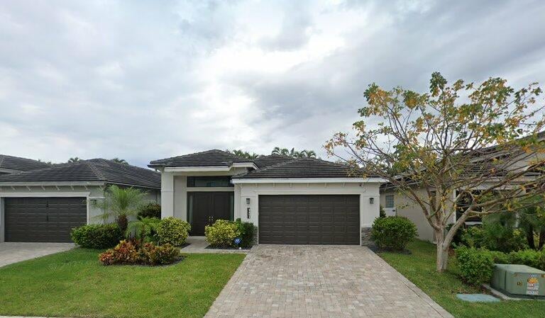 7491 Moonrise Dr
