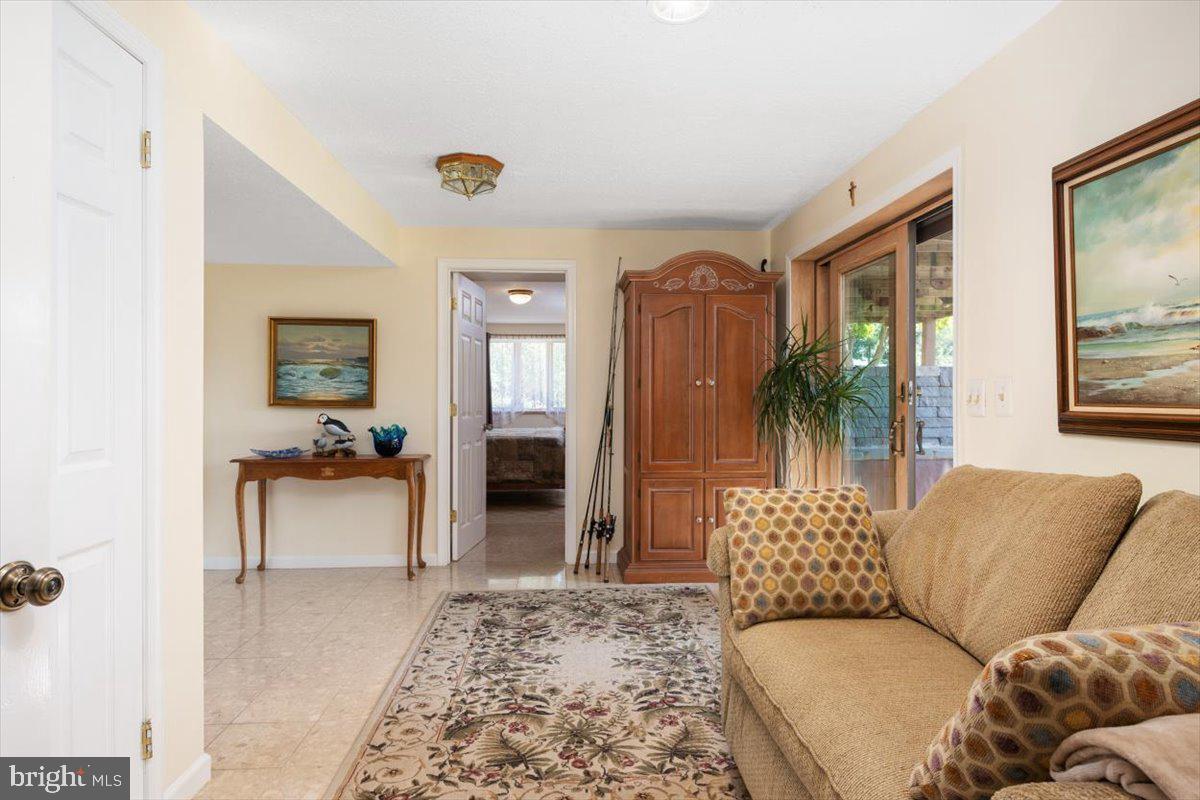 88 E Lake Dr