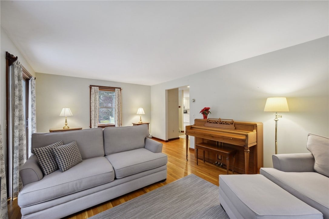 12 Tall Pines Dr