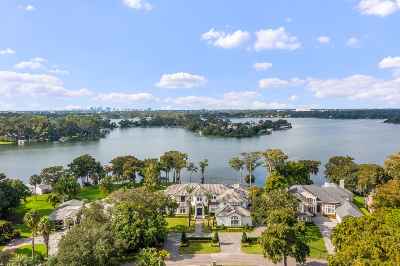 Majestic Lakefront Estate