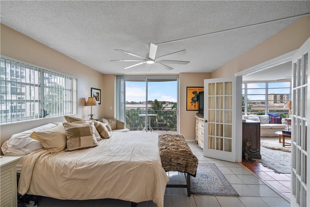 3051 NE 48th St APT 401