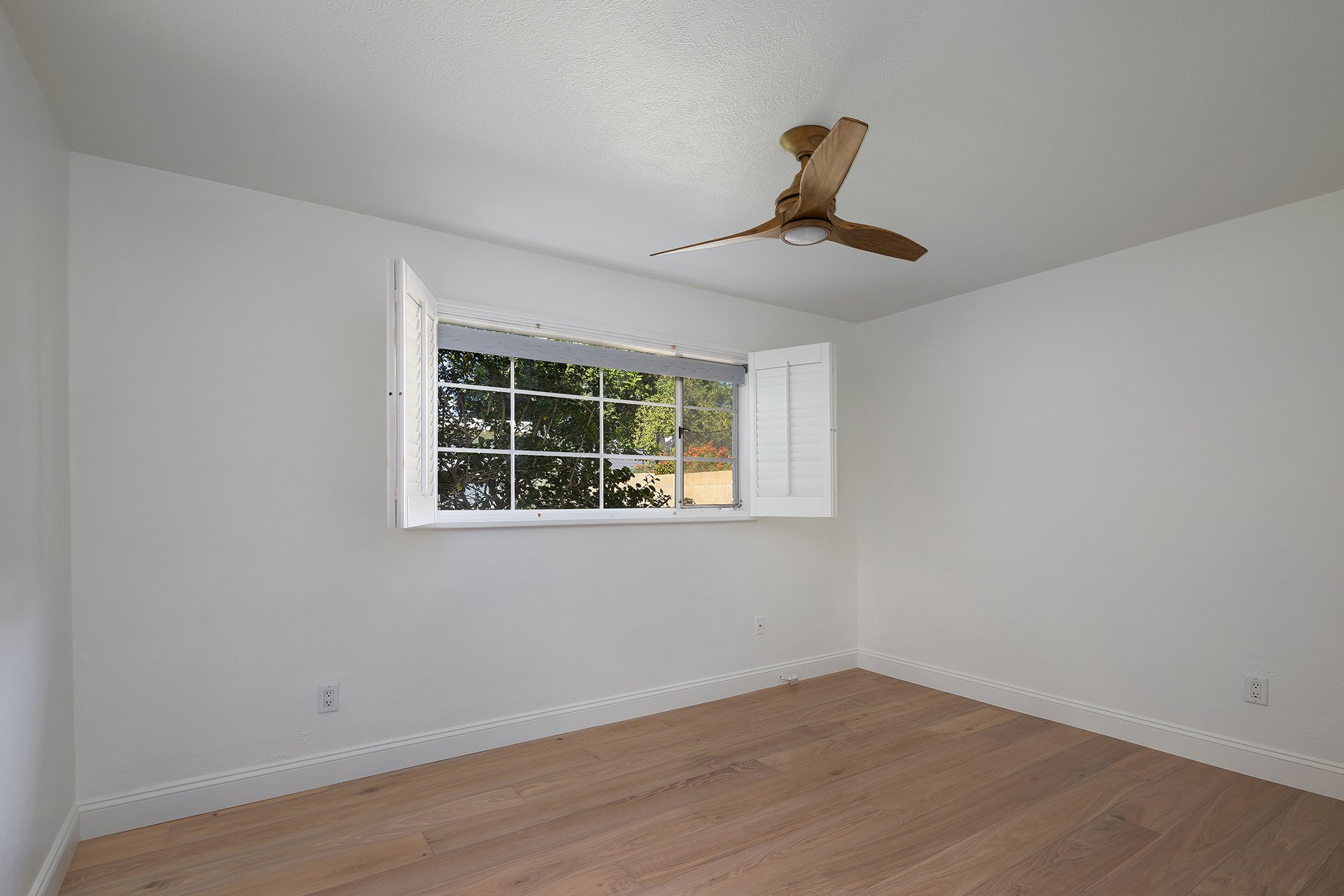3710 N 48TH Place