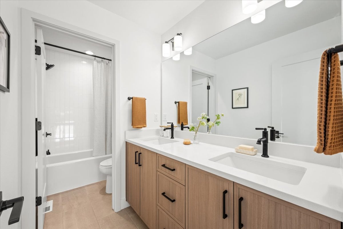 15 Snowcap Dr Windsor