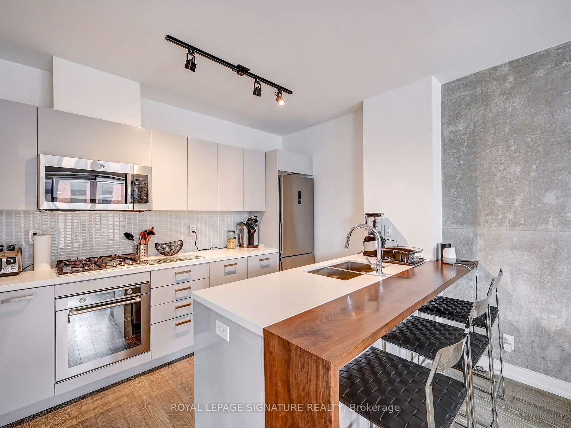 PRIME DOWNTOWN PENTHOUSE