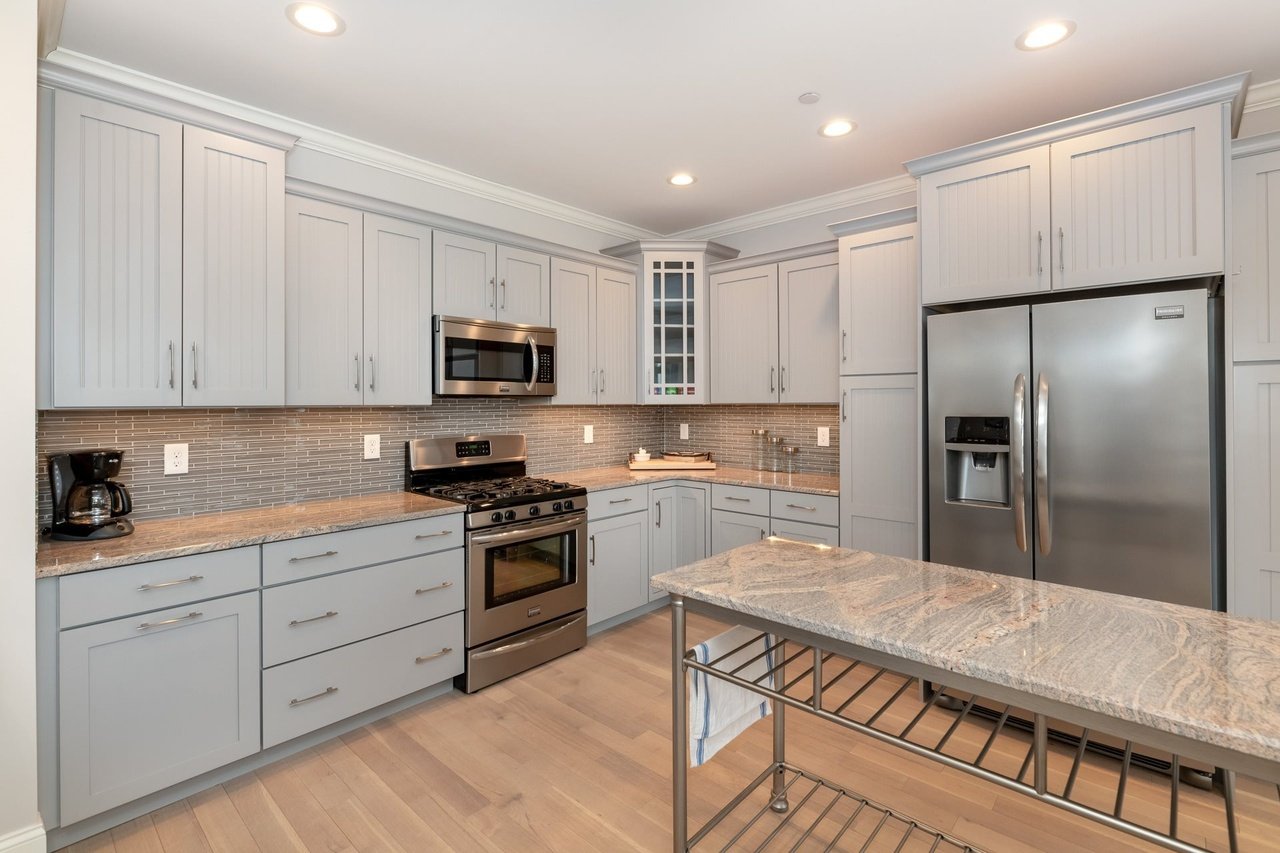 11 Island Dr