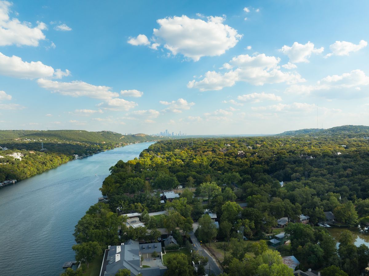 LAKE AUSTIN | 5 BOAT SLIP MUTLI FAMILY PROPERTY 