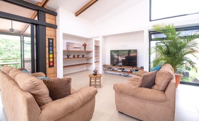 Tropical Gated Home with Pool, Jaco, Puntarenas
