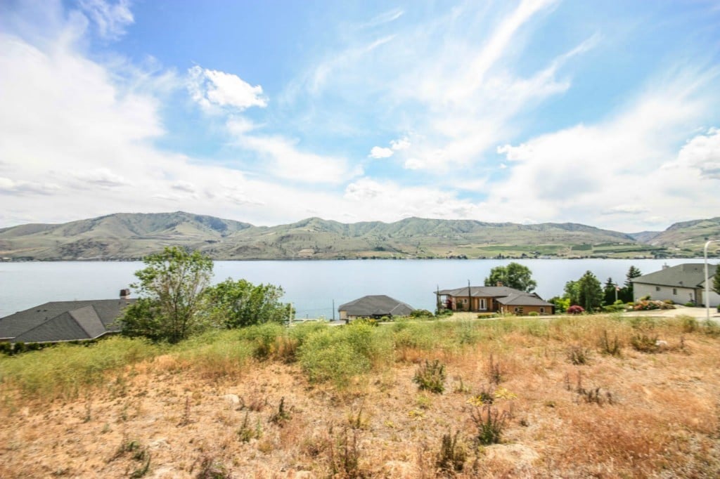 106 Crystal Dr