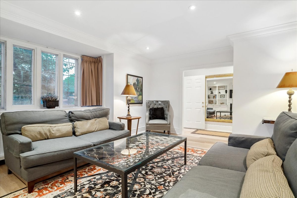 Executive Rental in Forest Hill