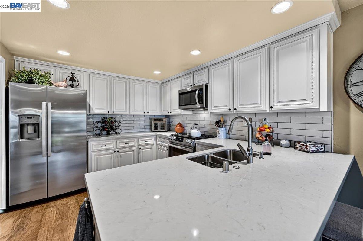 525 Silver Oak Ln