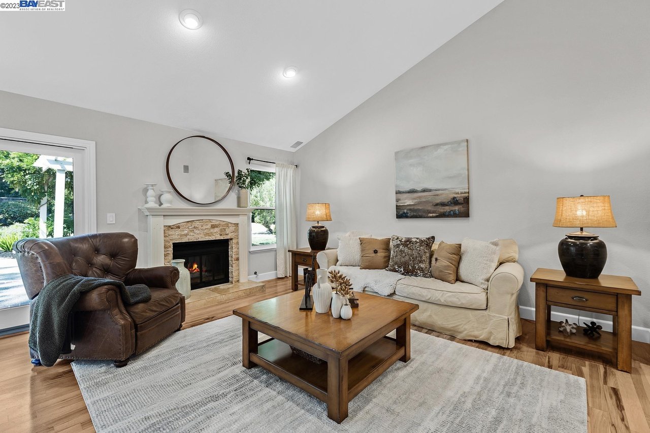 7845 Foothill Knolls Dr