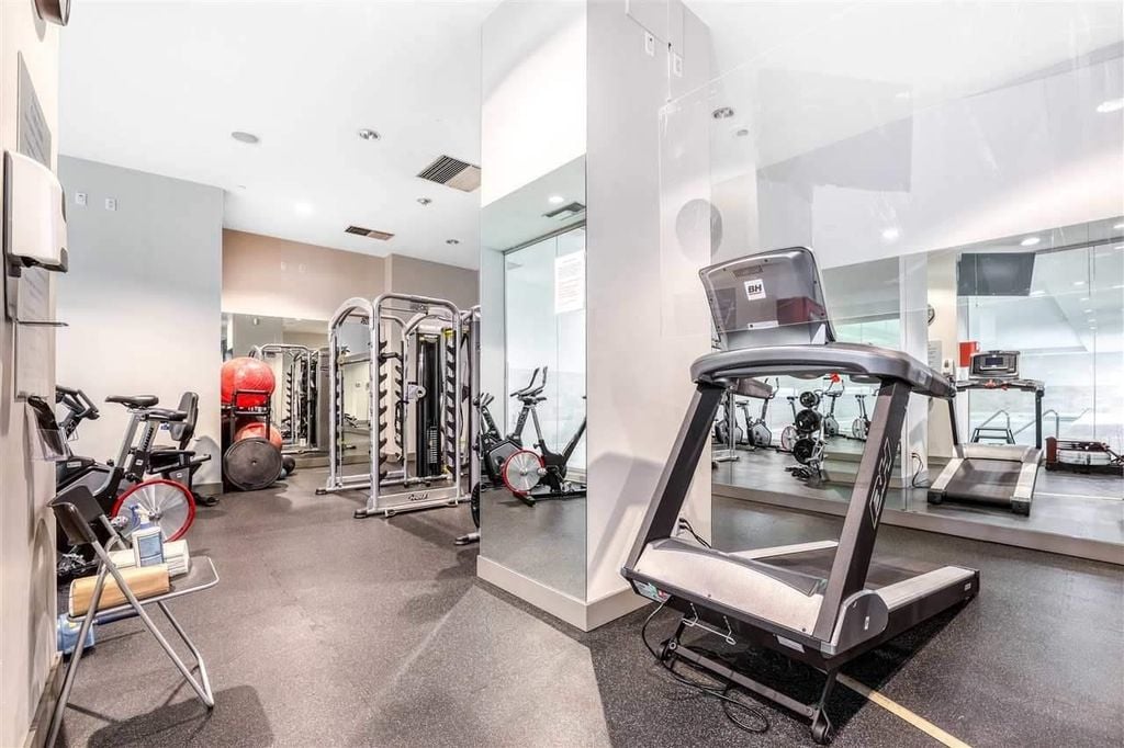638 Beach Cres, #1805