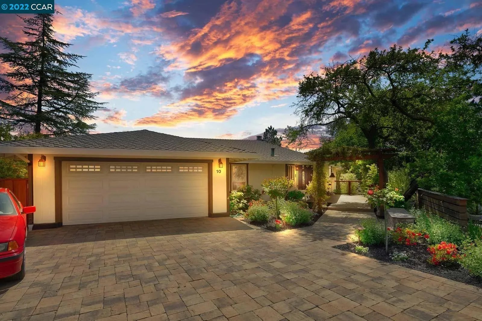 10 Waverly Ct