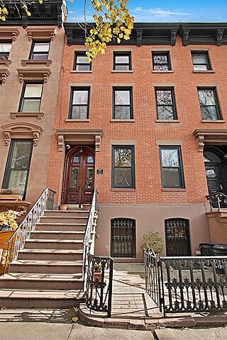 213 Carlton Ave, #3