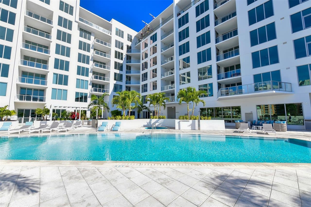 111 S Pineapple Ave #1020