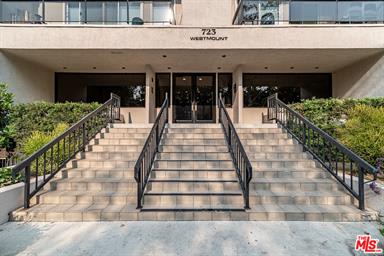 723 Westmount Drive Unit#204