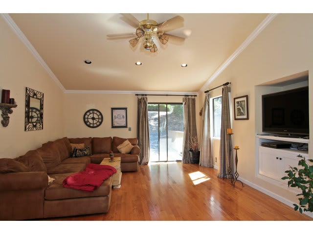 2820 Holiday Ct