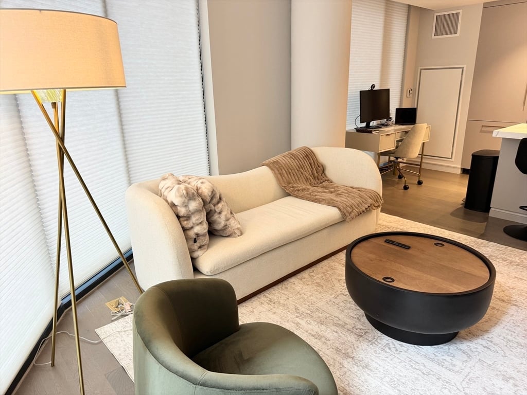 55 Lagrange St, Unit 304