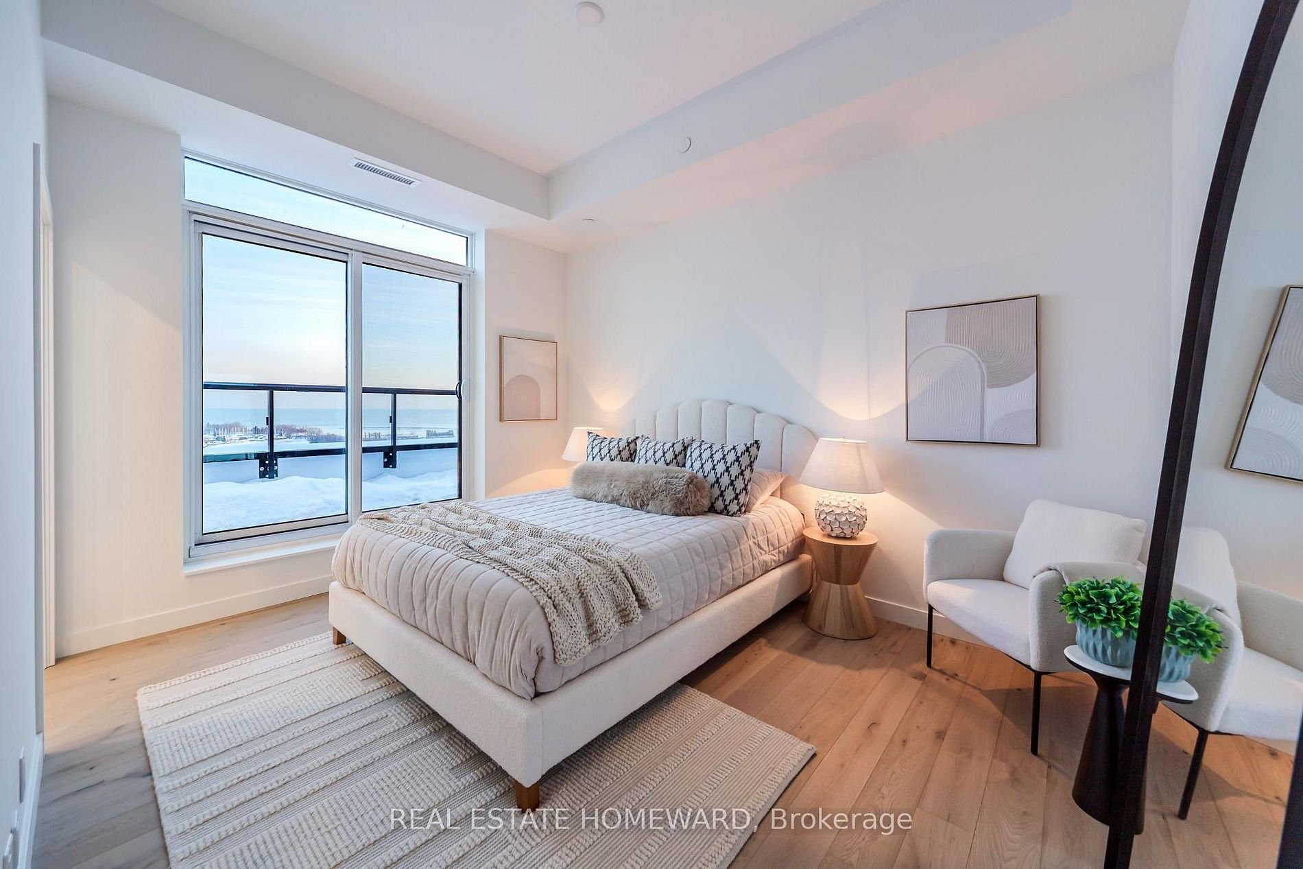 PENTHOUSE BY THE BEACHES 