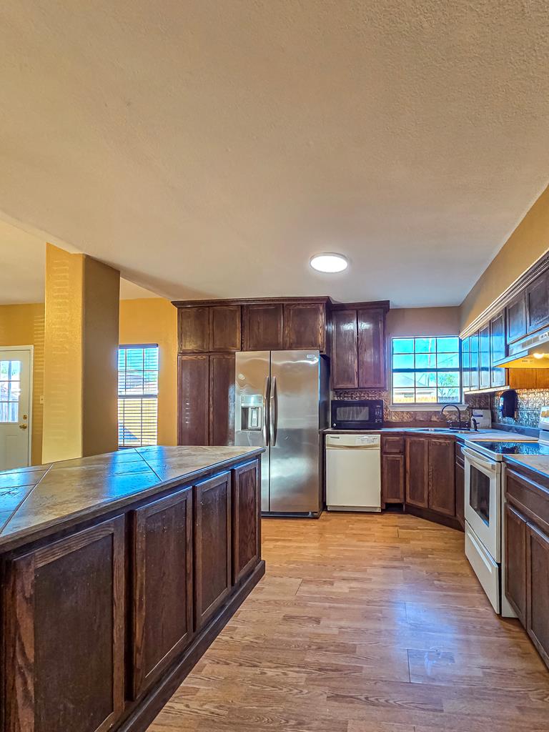 2101 Pershing Cir