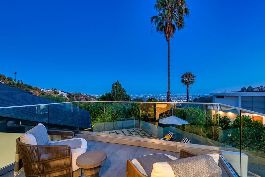 Atlas Manor, Mount Olympus Dr, 90046