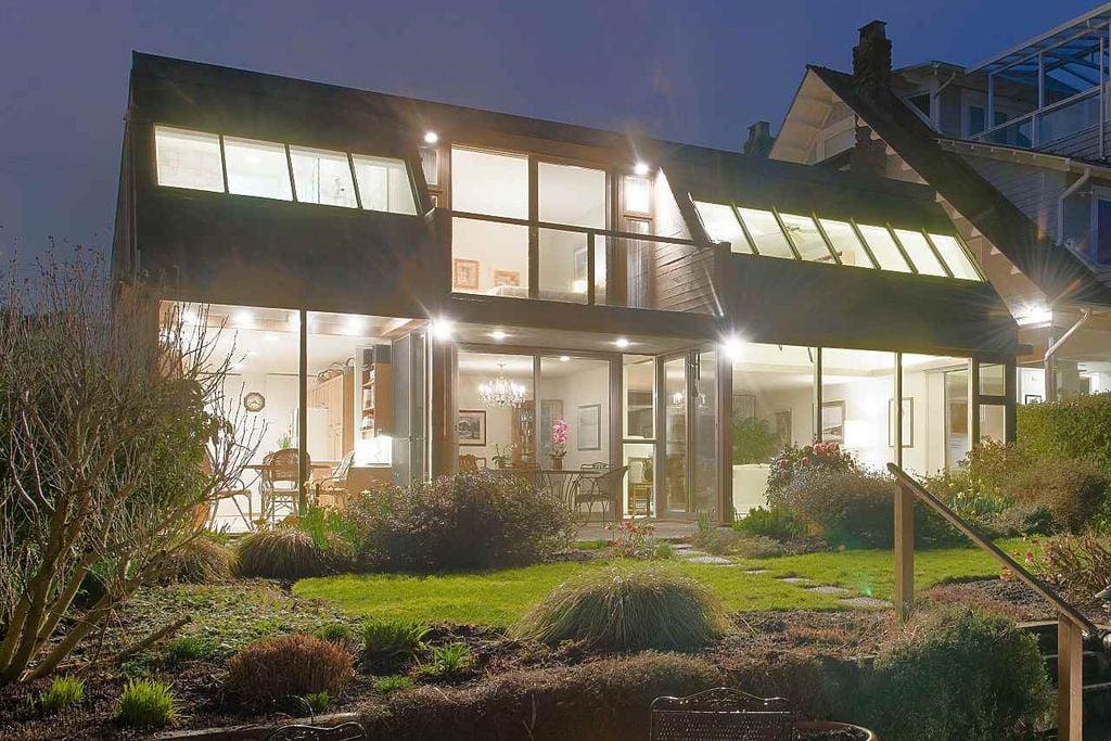 3011 Point Grey Rd