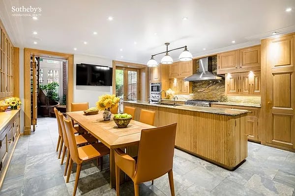 37 West 74th Street