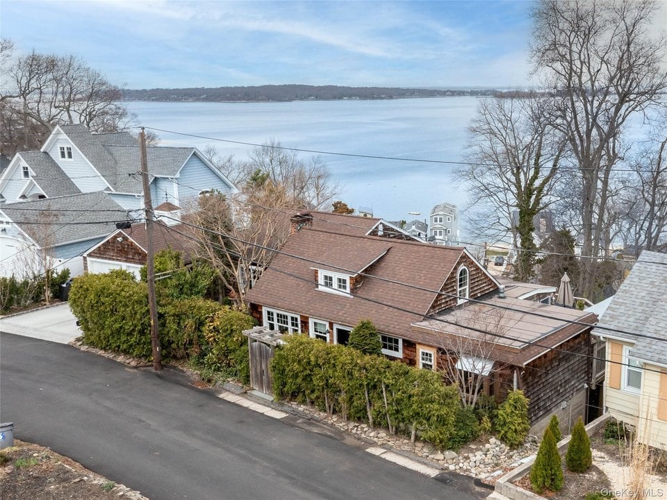 Relocating to Long Island: Your Complete Moving Checklist & North Shore Real Estate Guide