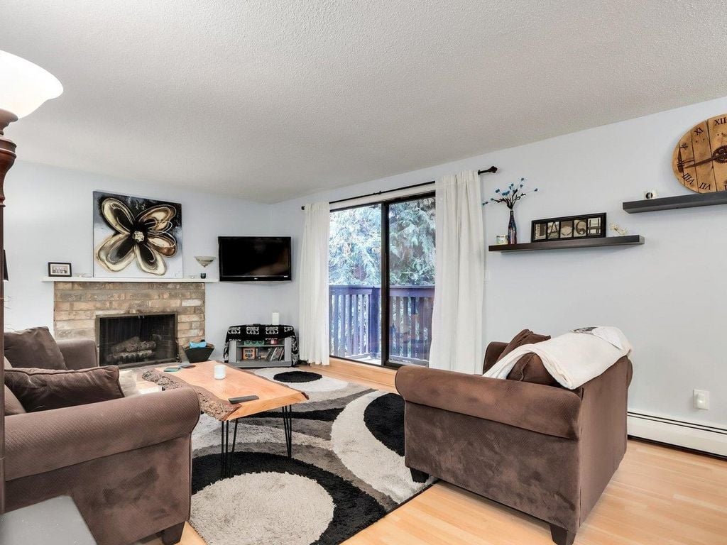 310 E 3rd St, #209