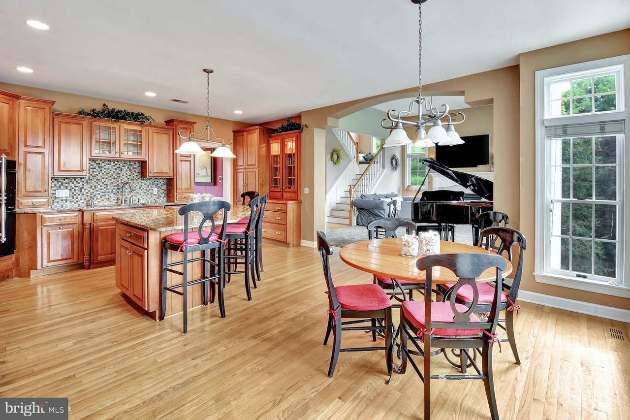 4360 Stratford Dr