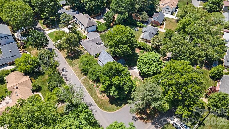 5335 Lansing Dr