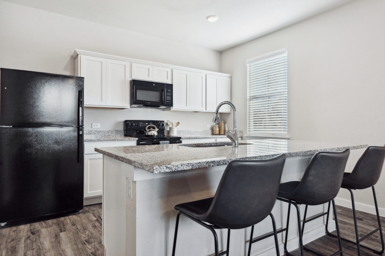  No rent until January 2026!