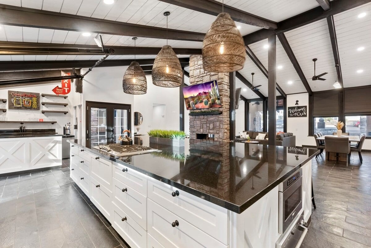 Phoenix Luxury! Pickleball | Free Heated Pool | Hot Tub