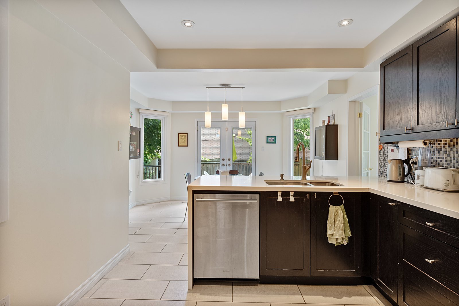 28 Thornway Ave
