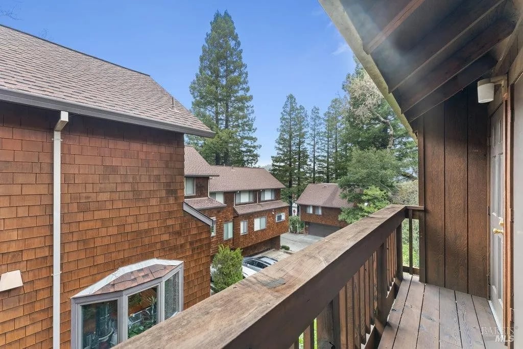 891 Magnolia Ave