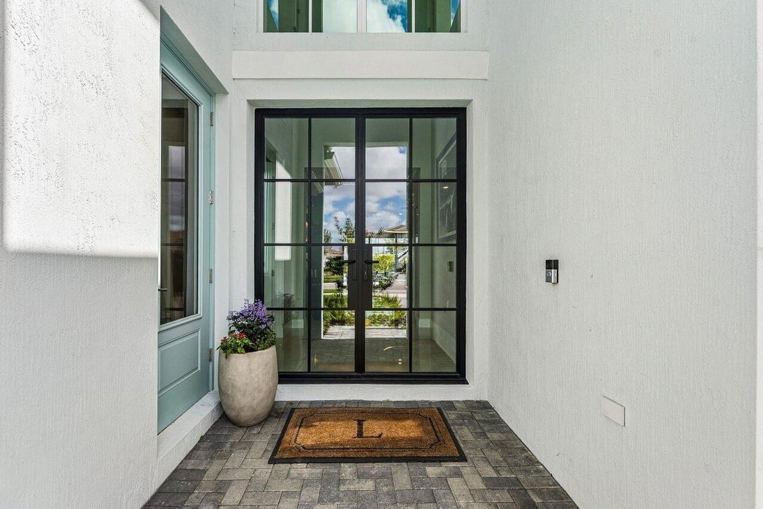 12156 Waterstone Cir