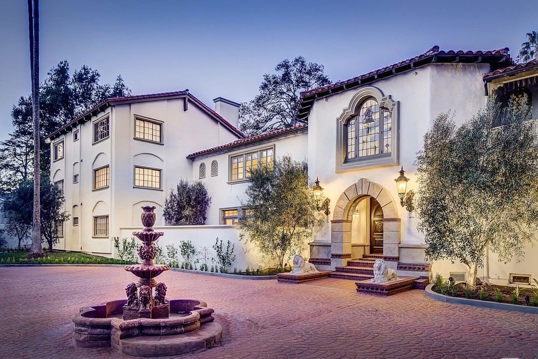 Benedict Canyon Dr, 90210