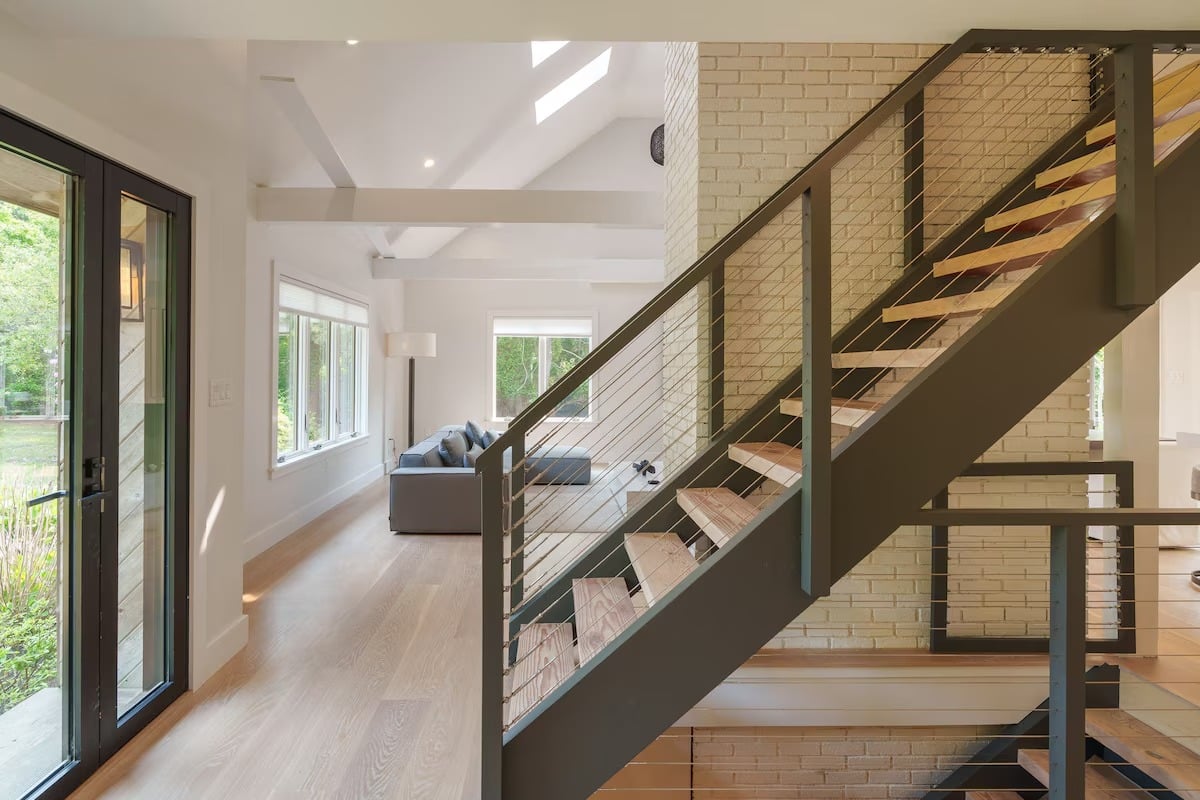 Edgartown Designer Retreat With Pool & Hot Tub