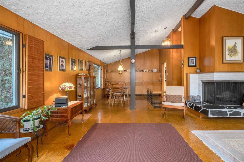 4520 Lynn Valley Rd