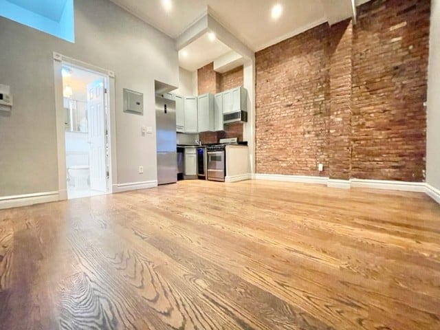  138 East 16th Street, #3B