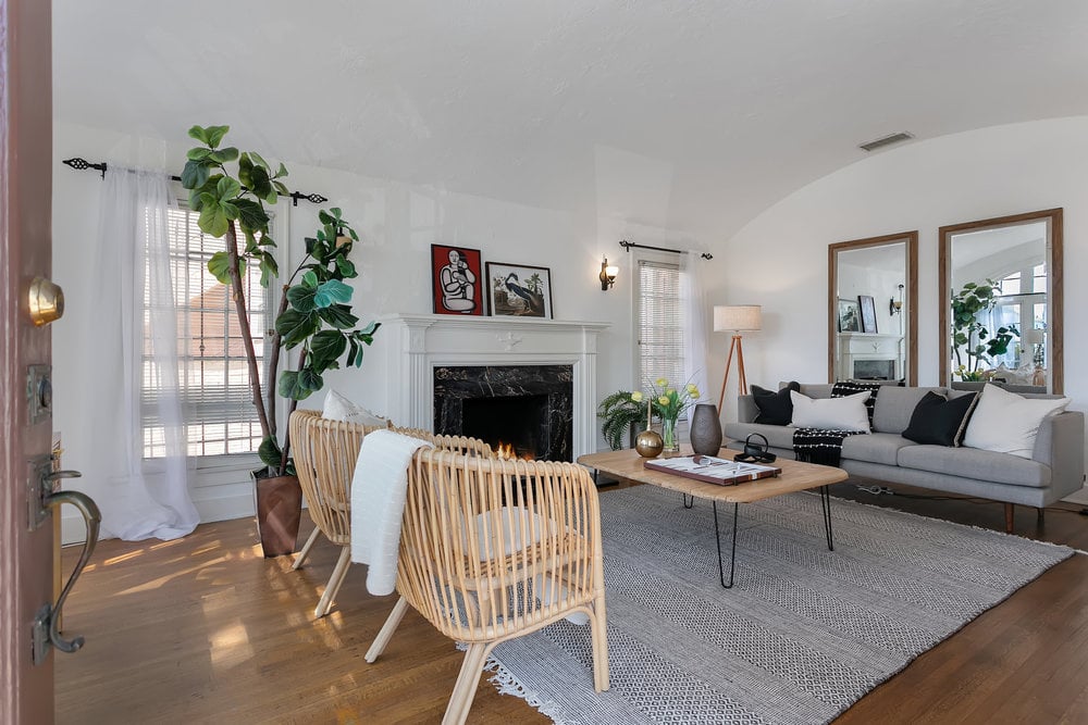 1316 S Redondo Blvd