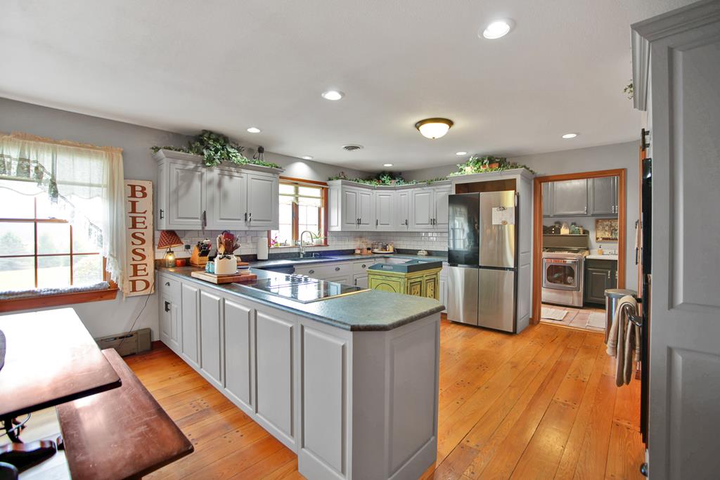 12 Hillcrest Circle